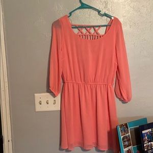 Pretty pink dress! Stylish back!